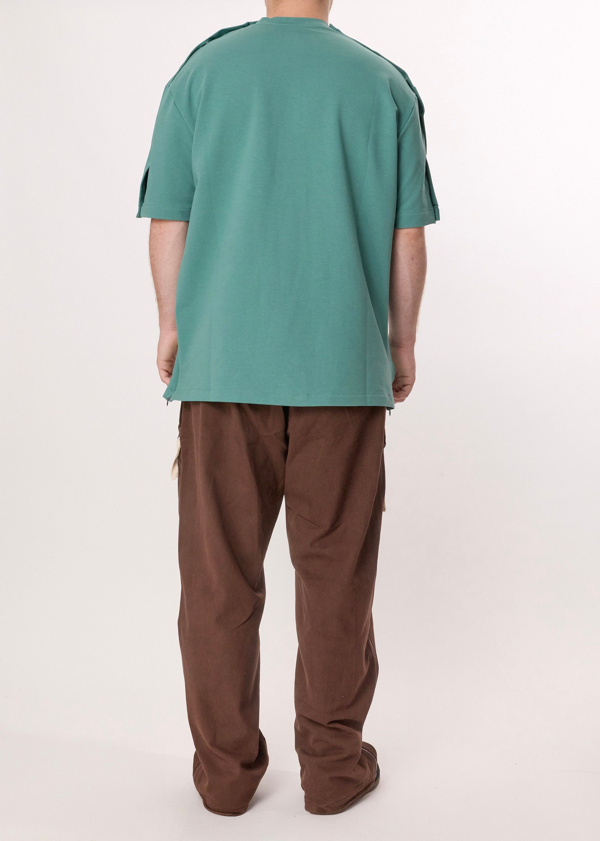 WYNflair Adaptive T-Shirt – Green, Side & Shoulder Access